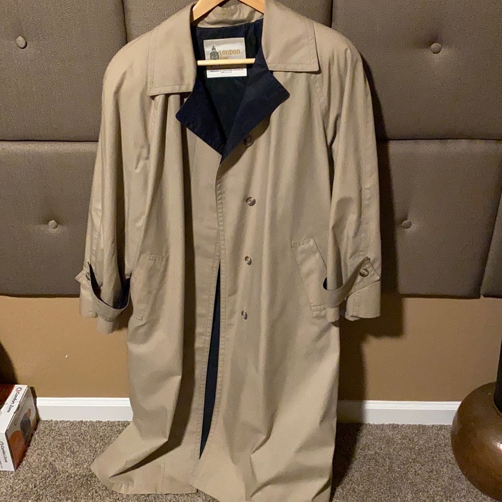 London Fog classic-style tan (black lined) dress  coat (12P) EUC!
